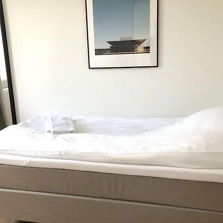 Great Refurbished 2-bed In Amager Island Апартаменты *